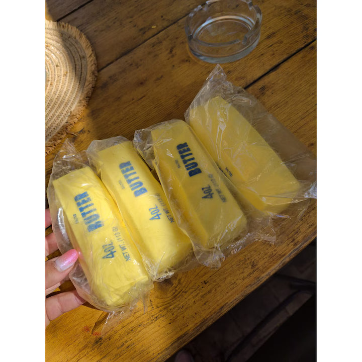 Butter Squishy 4oz 🧈 – Jucărie Antistres cu Revenire Lentă